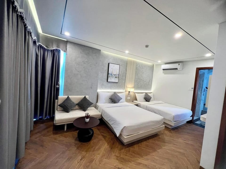 Family Quadruple Room, Partial Ocean View | Soundproofing, WiFi (free)