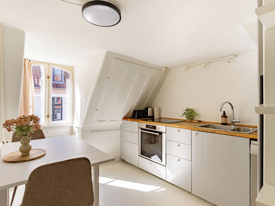 Apartment, 1 Bedroom, City View | Interior