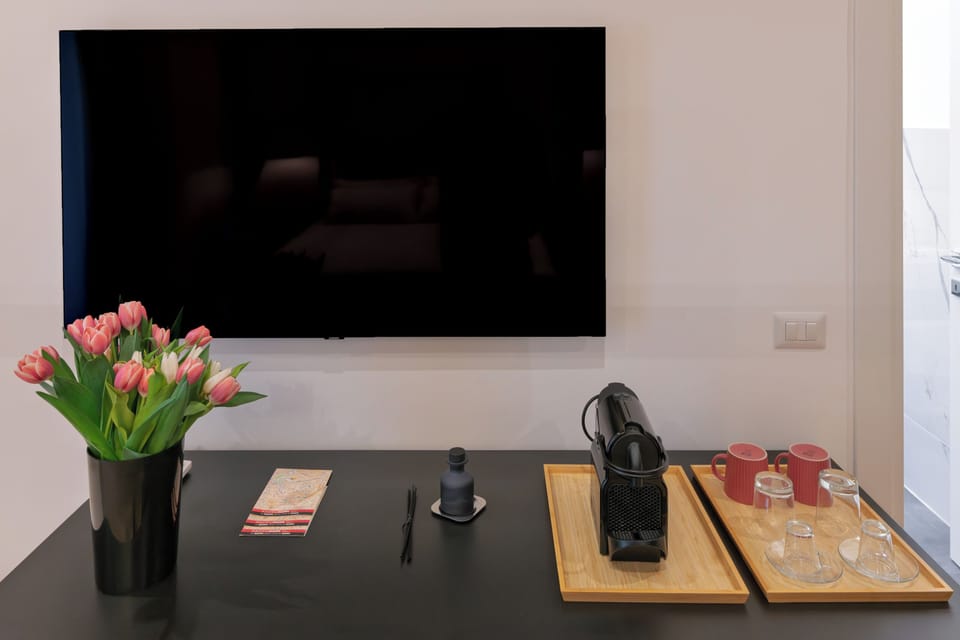 Deluxe Room | Coffee and/or coffee maker