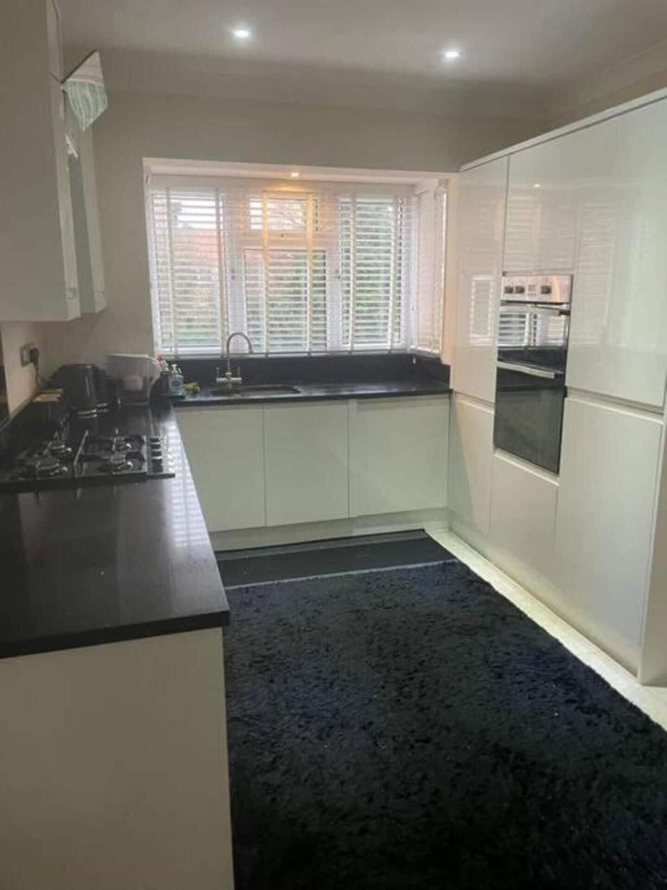 House | Private kitchen | Fridge, microwave, oven, stovetop