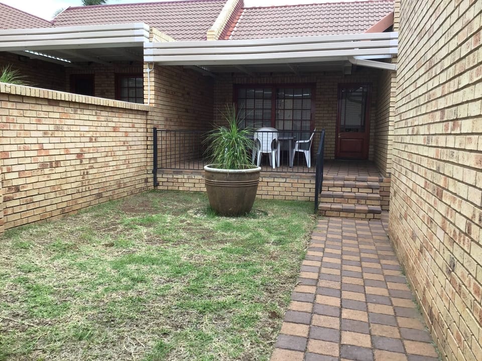 House, 2 Bedrooms, Balcony | Exterior