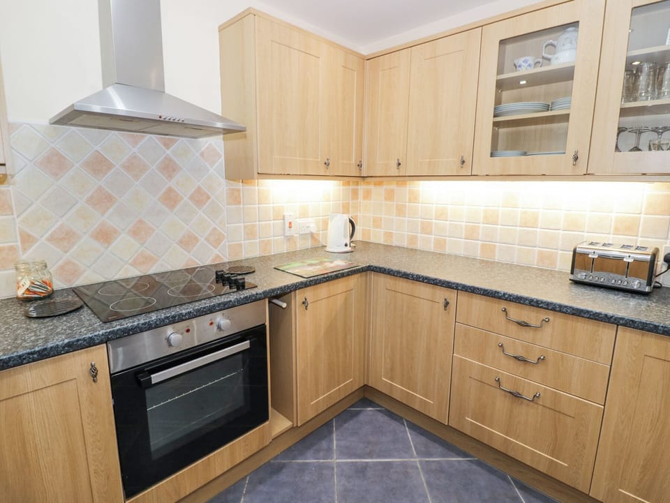 Dishwasher, cookware/dishes/utensils