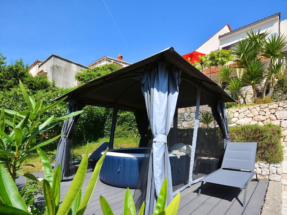 Shade, Outdoor Furniture, Outdoor Structure, Chair, Canopy, Awning, Patio, Houseplant, Eco Hotel, Swimming Pool