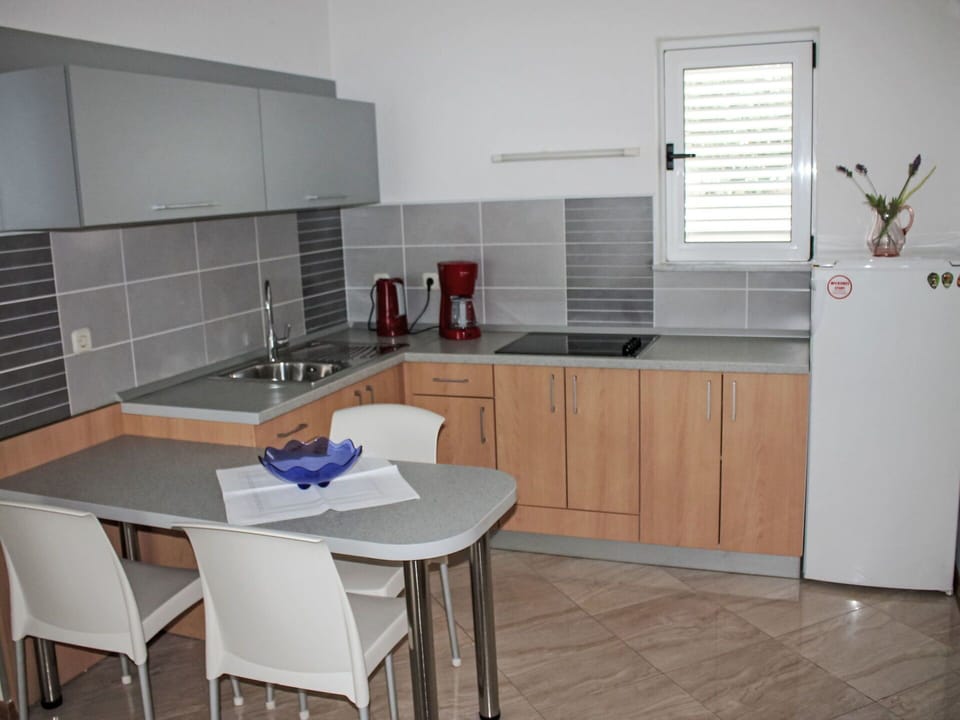 Flooring, Interior Design, Floor, Apartment, Balcony, Ceiling, Condominium, Chair, Shade, Porch