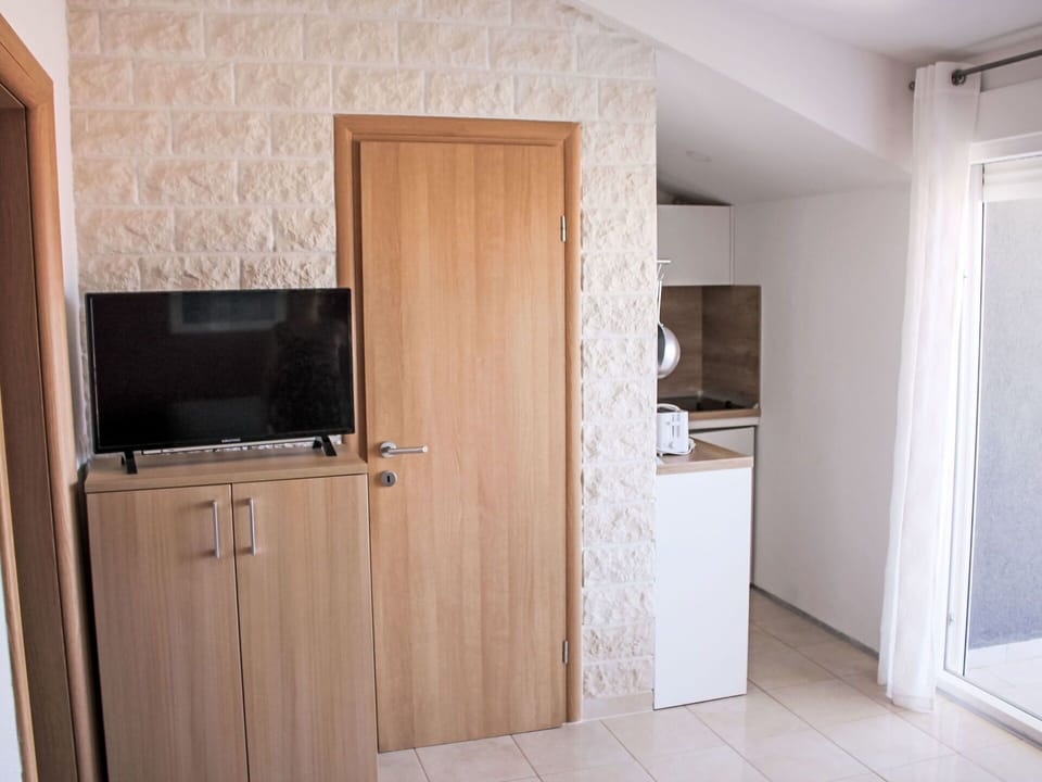 Flooring, Interior Design, Floor, Apartment, Balcony, Ceiling, Condominium, Chair, Shade, Porch