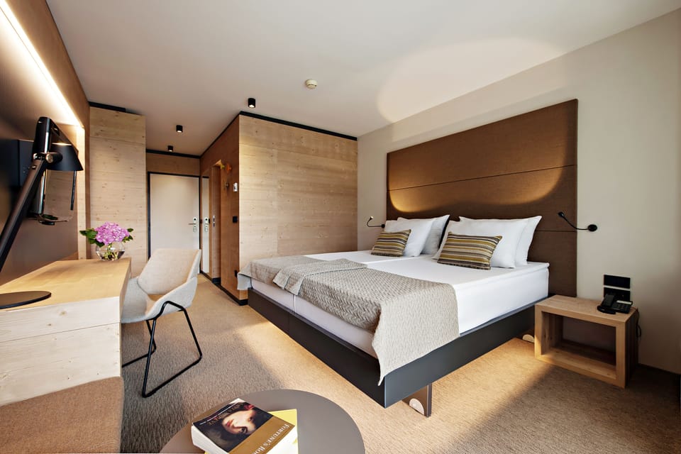 Junior Suite, Balcony, Park View | Minibar, in-room safe, desk, blackout drapes