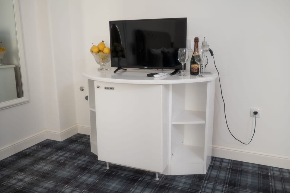 Comfort Double Room, Non Smoking | Minibar