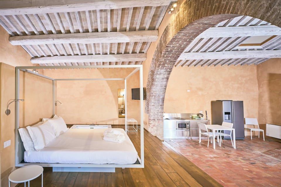 Suite | Free WiFi