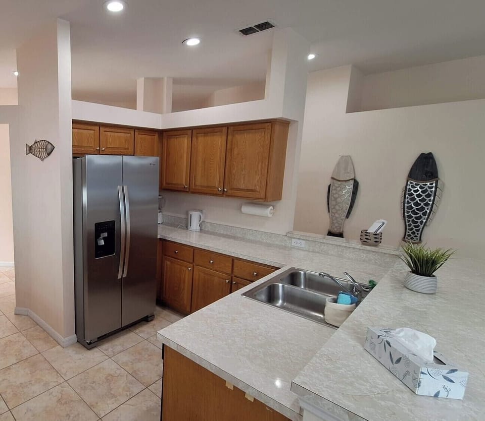 Fully-equipped kitchen