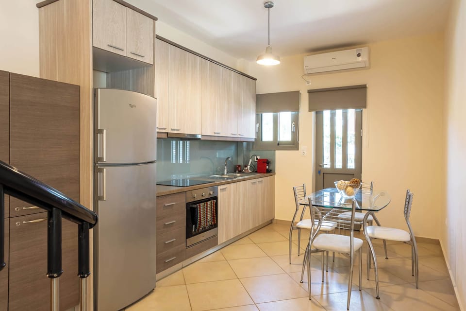 Interior space – Bright kitchen and dining area connected seamlessly with the living space.