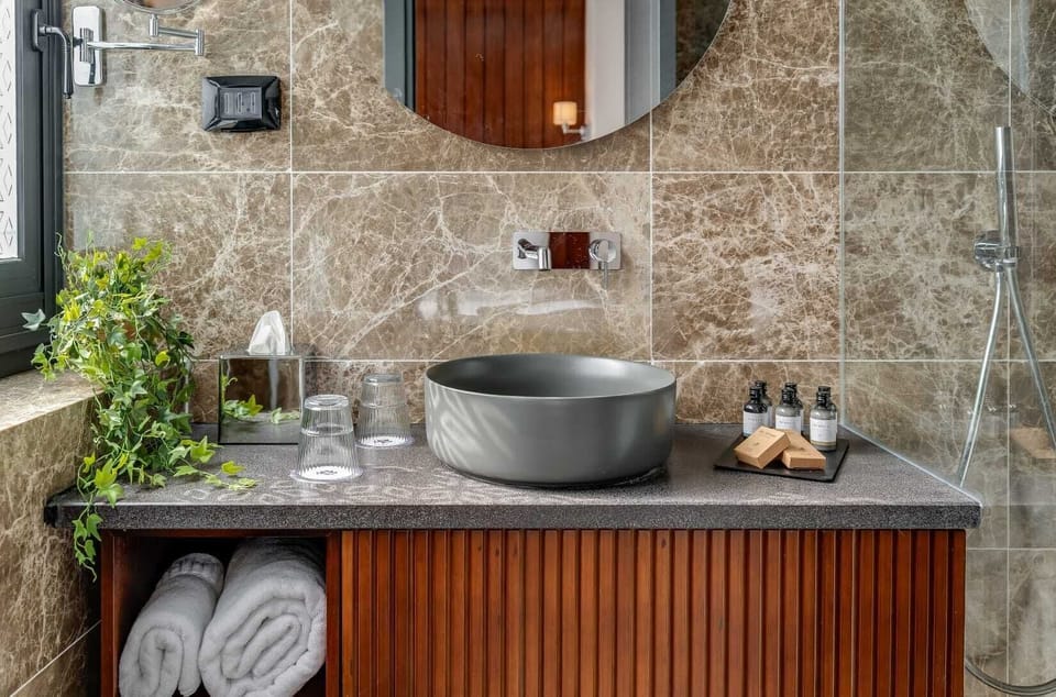Room, Terrace | Bathroom | Slippers, soap, shampoo, toilet paper