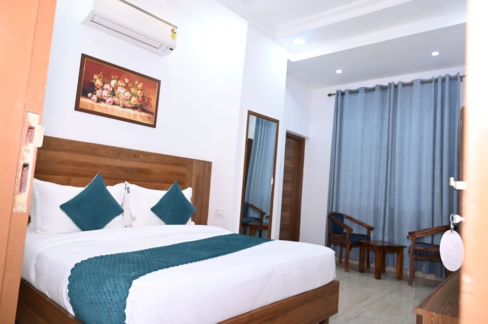 Egyptian cotton sheets, premium bedding, down comforters