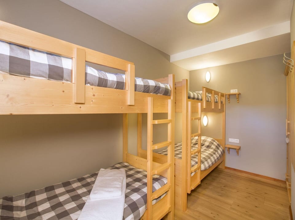 Chalet | 4 bedrooms, bed sheets