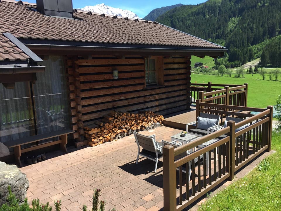Chalet | Outdoor dining