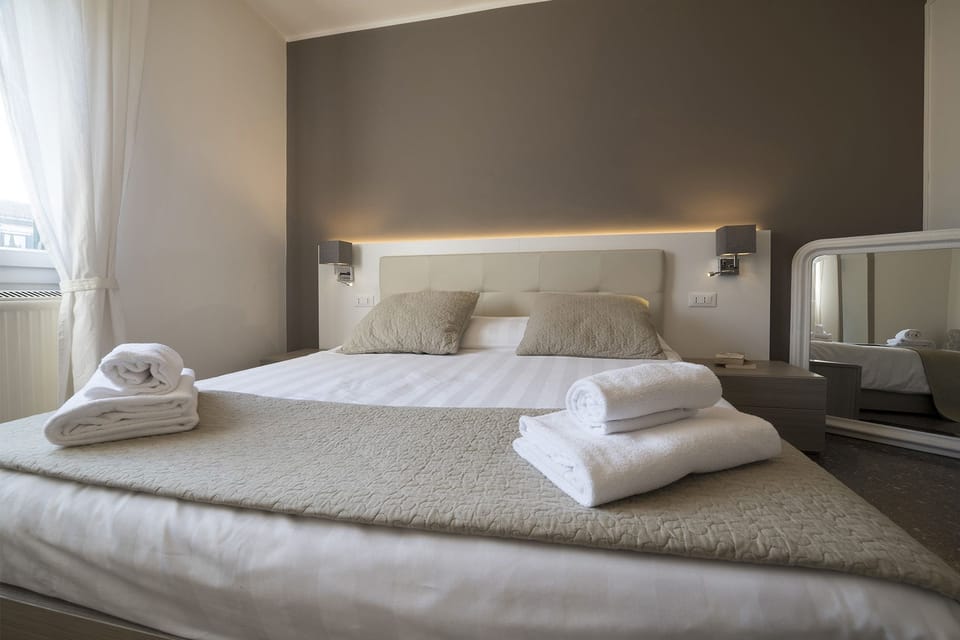 Standard Double Room | Desk, blackout drapes, WiFi (free), bed sheets
