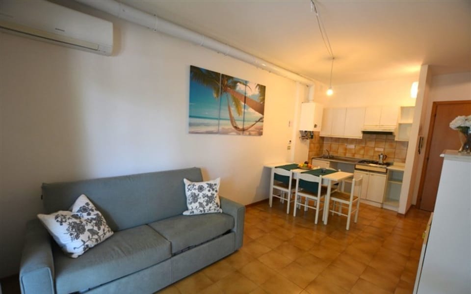 Apartment, 1 Bedroom, Balcony | Living room