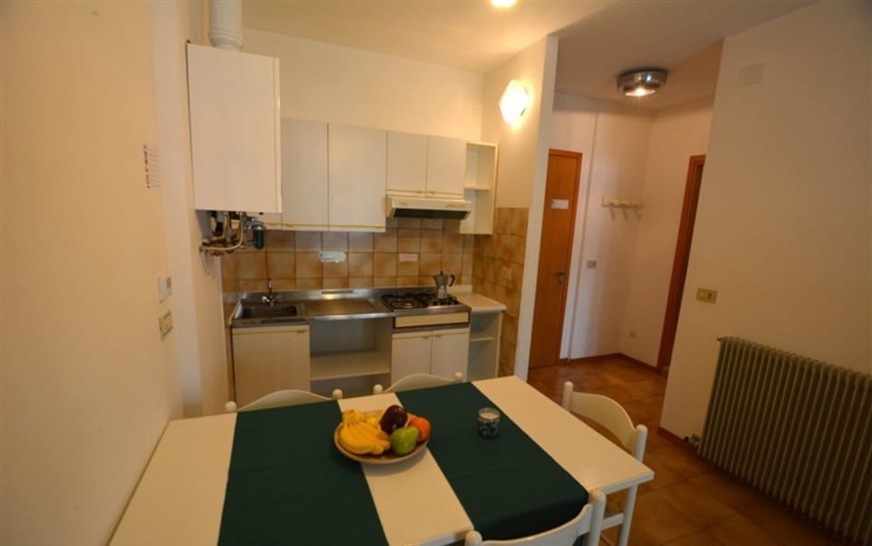 Apartment, 1 Bedroom, Balcony | Dining room