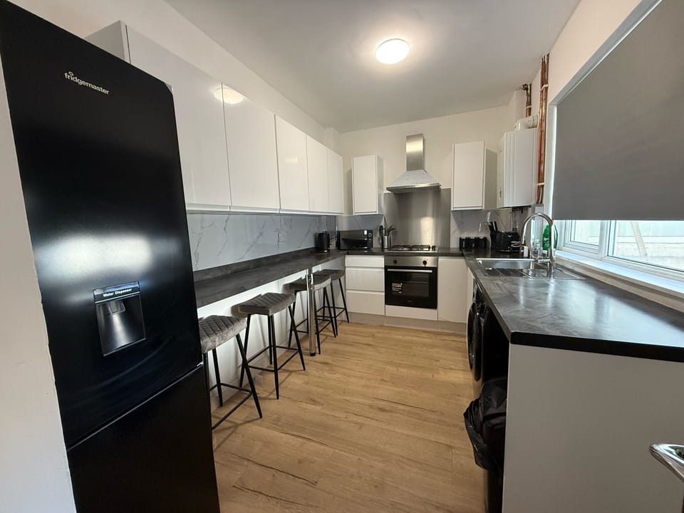 House | Private kitchen | Fridge, microwave, oven, electric kettle