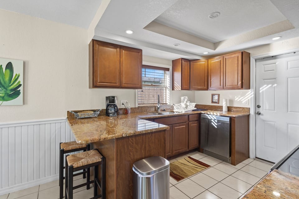 House, Multiple Beds, Patio, Garden View (Ocean Song House) | Private kitchen | Fridge, microwave, oven, stovetop