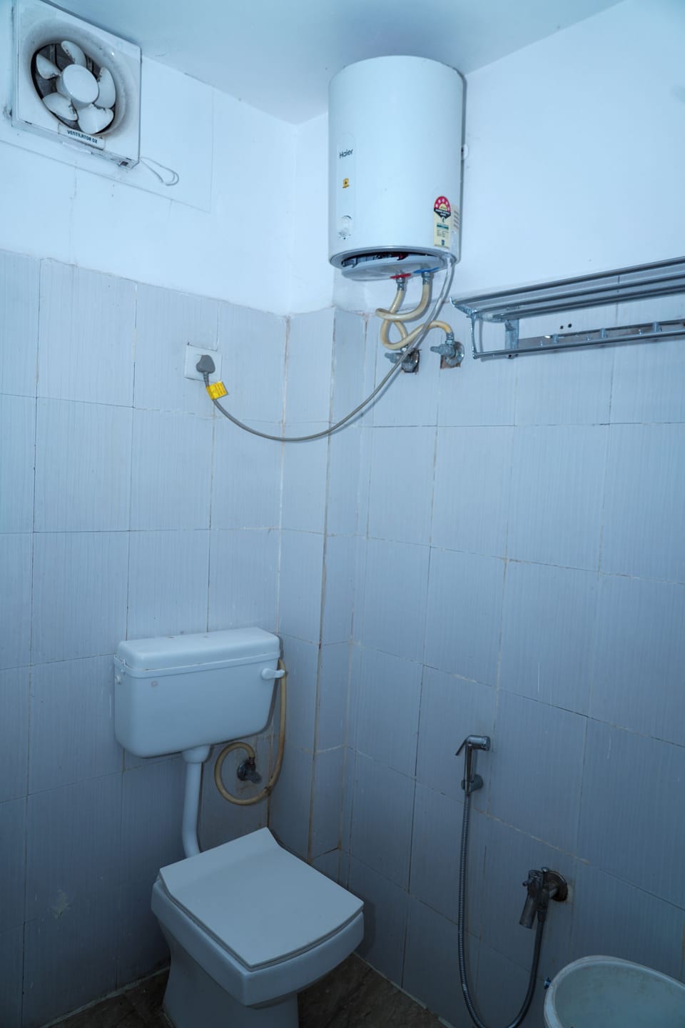 Deluxe Room, Air conditioning, City View | Bathroom | Shower, rainfall showerhead, designer toiletries, slippers