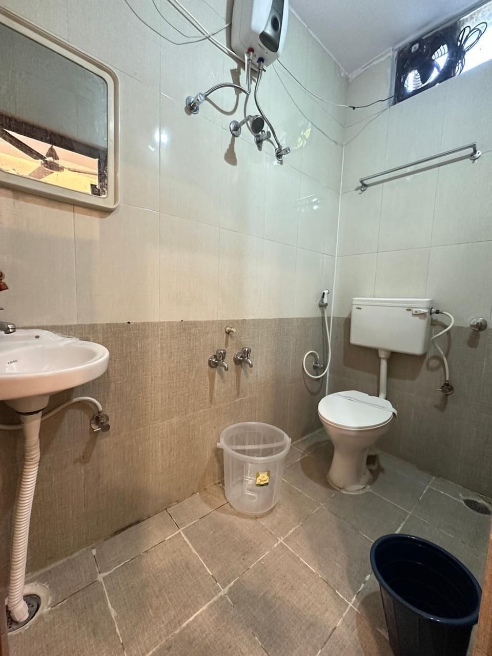 Premium Room, Air conditioning, City View | Bathroom | Shower, rainfall showerhead, designer toiletries, slippers