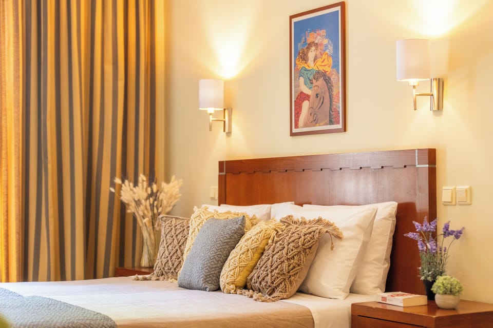 Standard Triple Room | Hypo-allergenic bedding, in-room safe, desk, soundproofing
