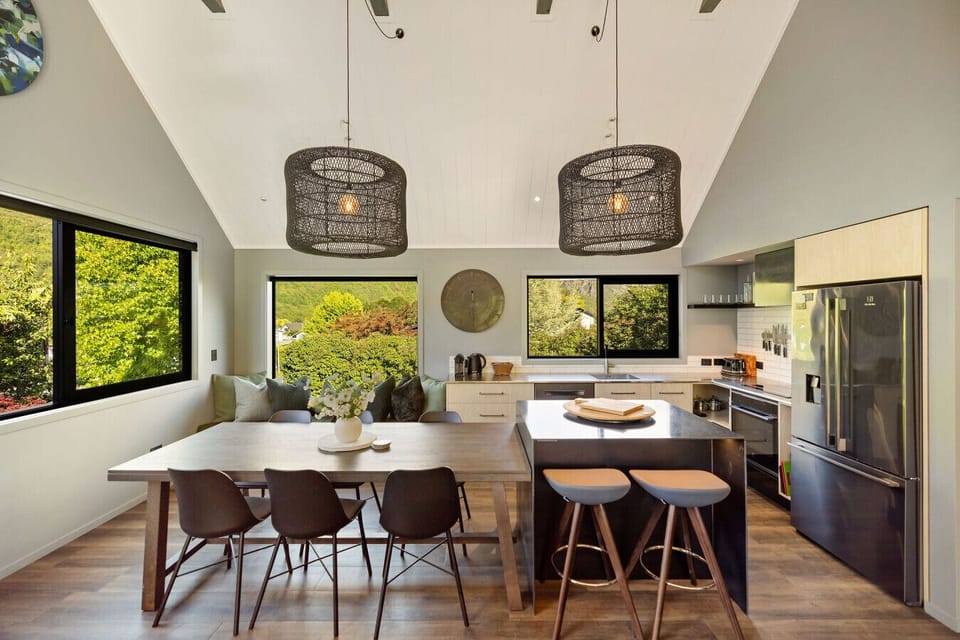 Kitchen & Dining: Sunlit open space with modern decor, perfect for gatherings and gourmet meals!