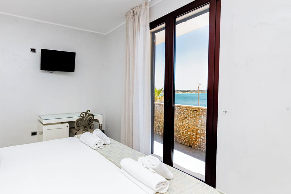 Superior Room, Balcony, Sea View | In-room safe, desk, blackout drapes, soundproofing