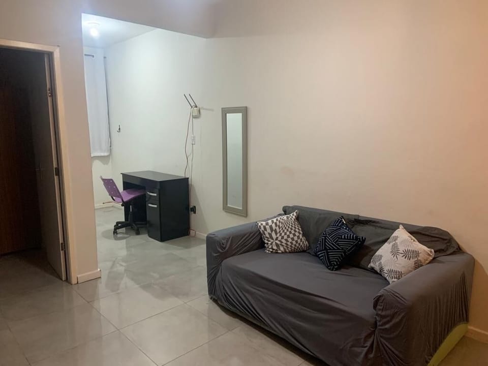 Apartment, 2 Bedrooms, Smoking, Pets Allowed | Living area