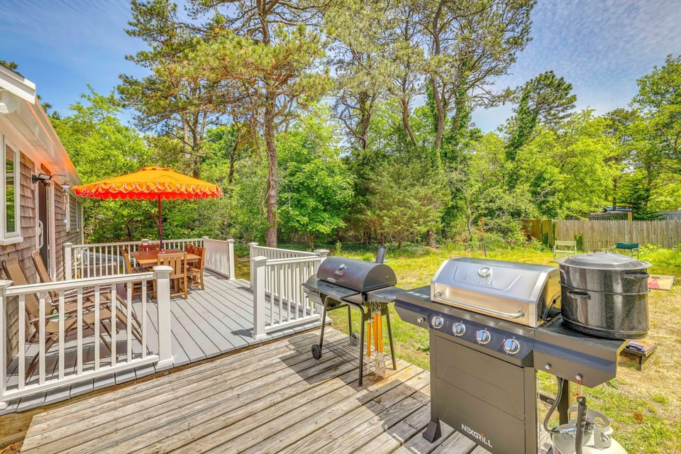 Deck | Gas Grill | BBQ Smoker