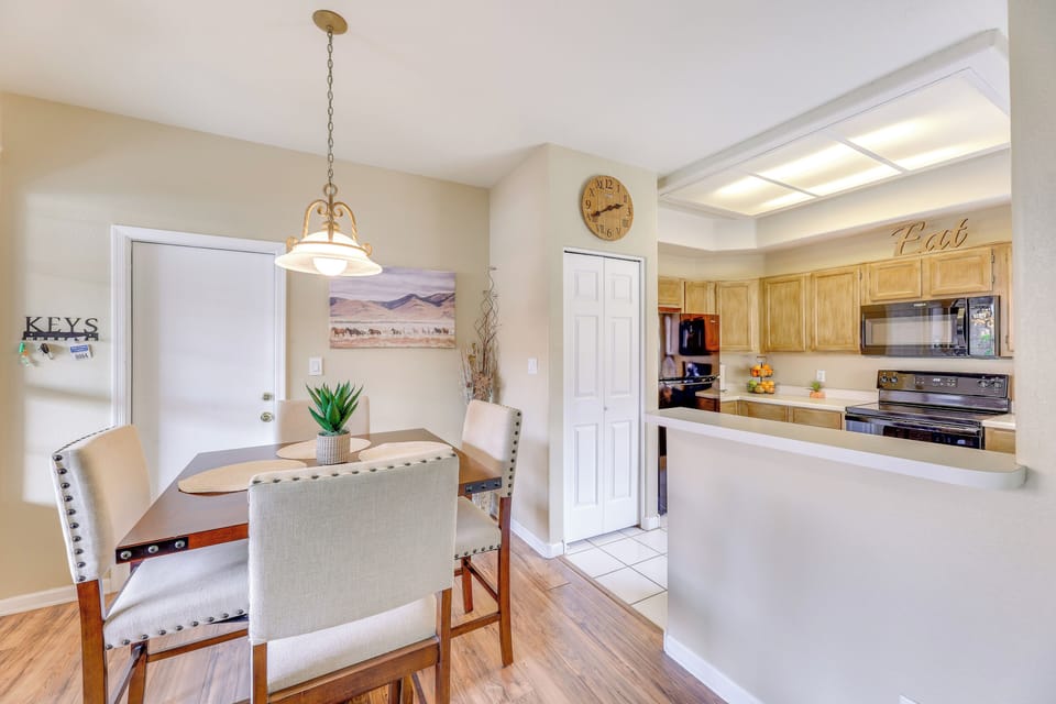 Dining Area | Dishware & Flatware | Central A/C & Heat