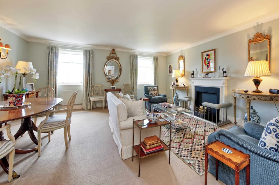 Apartment (2 Bedrooms) | Front of property