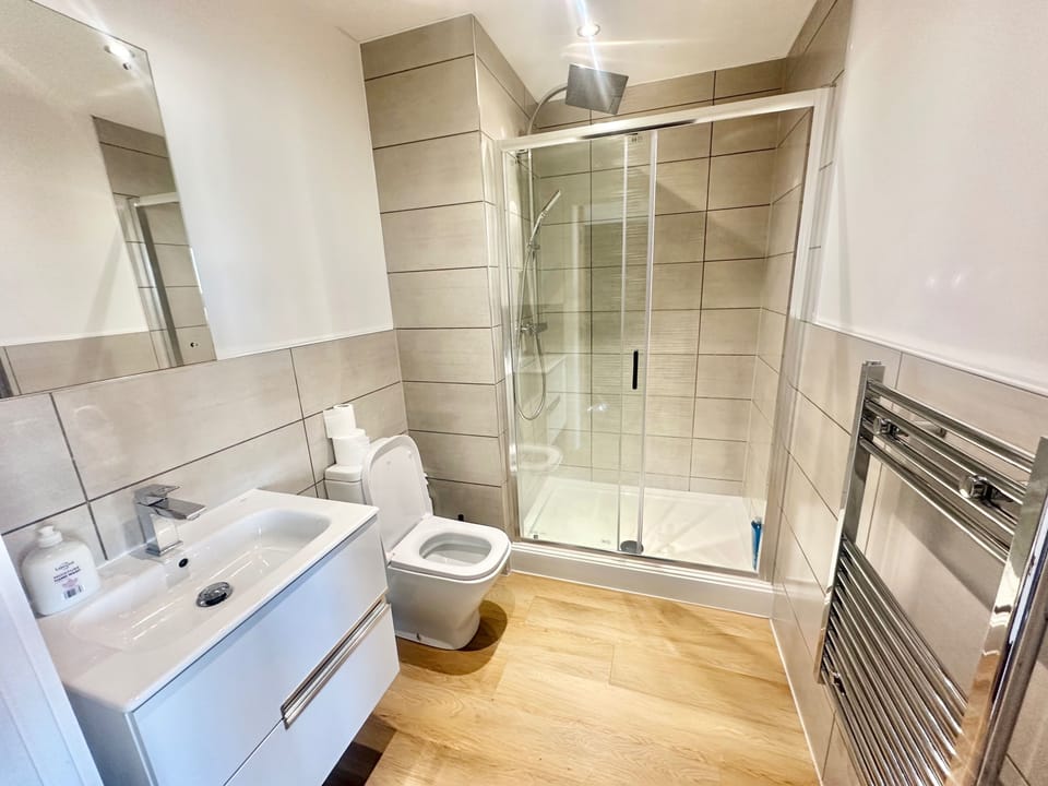 Apartment | Bathroom | Shower, towels