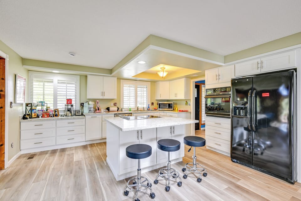 Kitchen | Drip & Pod Coffee Makers | Dishwasher | Cooking Utensils