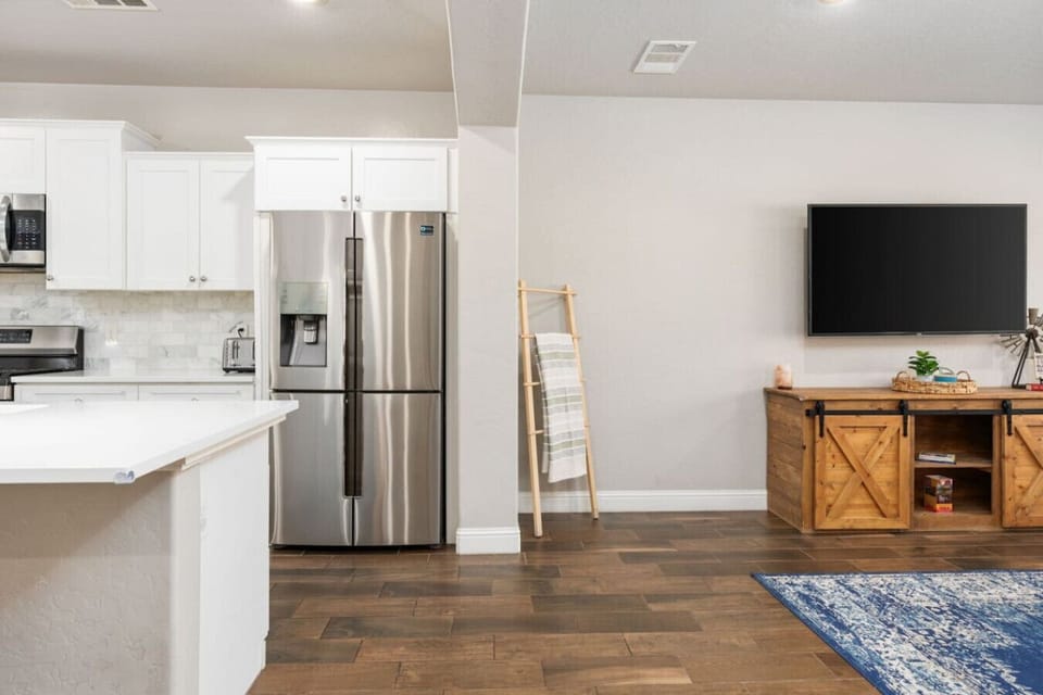 Open-Concept Kitchen & Living Area! Enjoy a seamless flow between the spacious kitchen and cozy living room, creating the perfect space for cooking, dining, and relaxing with family and friends. The open layout enhances both comfort and convenience.