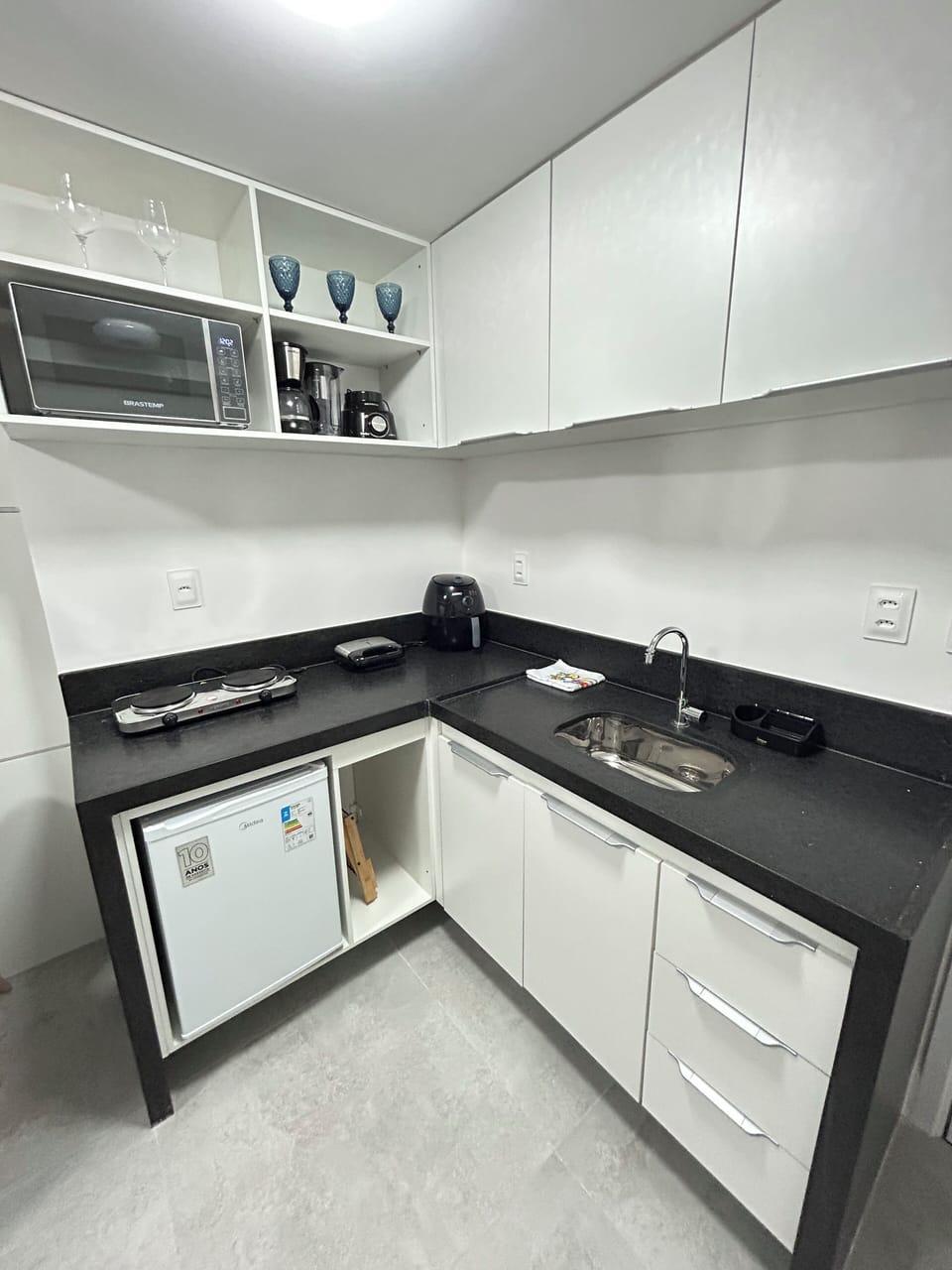 Apartment | Private kitchen | Mini-fridge, microwave, stovetop, blender