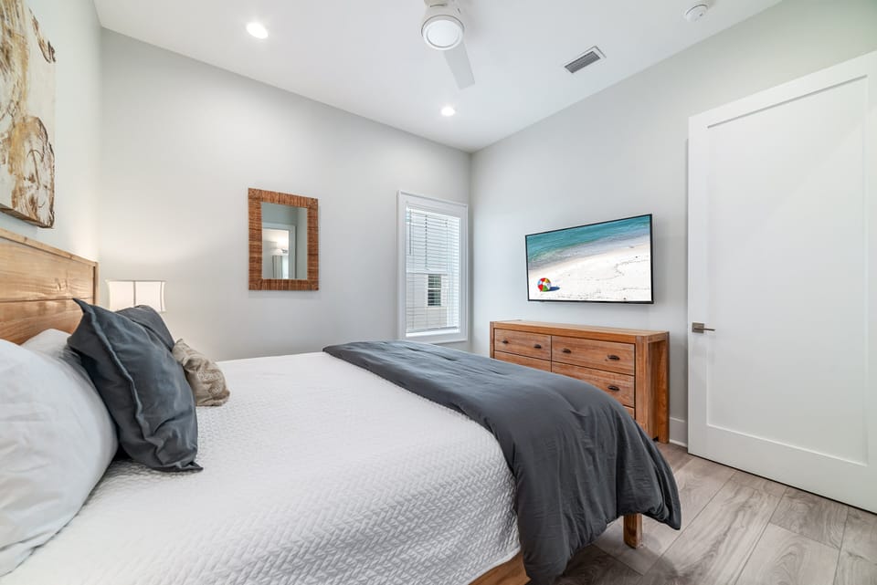 Guest bedroom