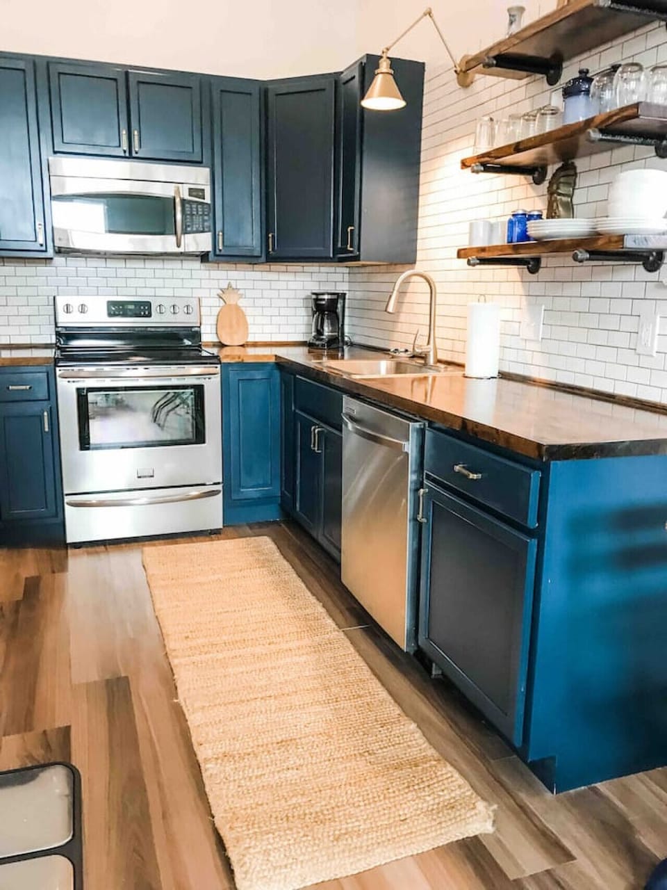 Absolutely loved our stay. Had everything we needed, felt super cozy and loved the design! The kitchen was well equipped, and the neighborhood was quiet and felt safe. We will definitely be back in the future! - Ariel February `22