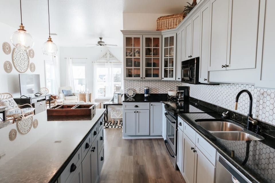 Lovely stay! I basically lived on the porch. It was wonderful. Perfect sunset views and away from the craziness that is eastern 30a. - Lindsey March 2024