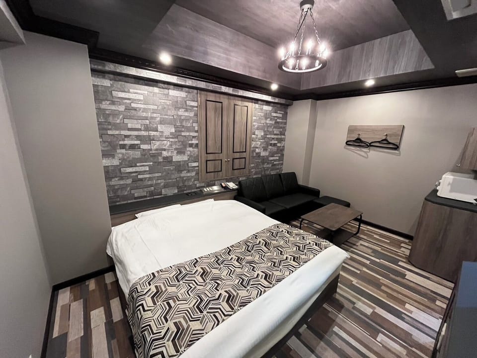 Standard Room (Smoking) | Free WiFi