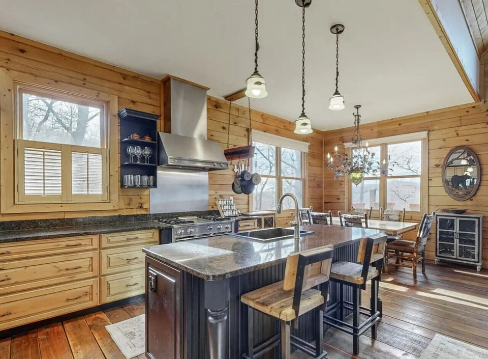 Full Kitchen