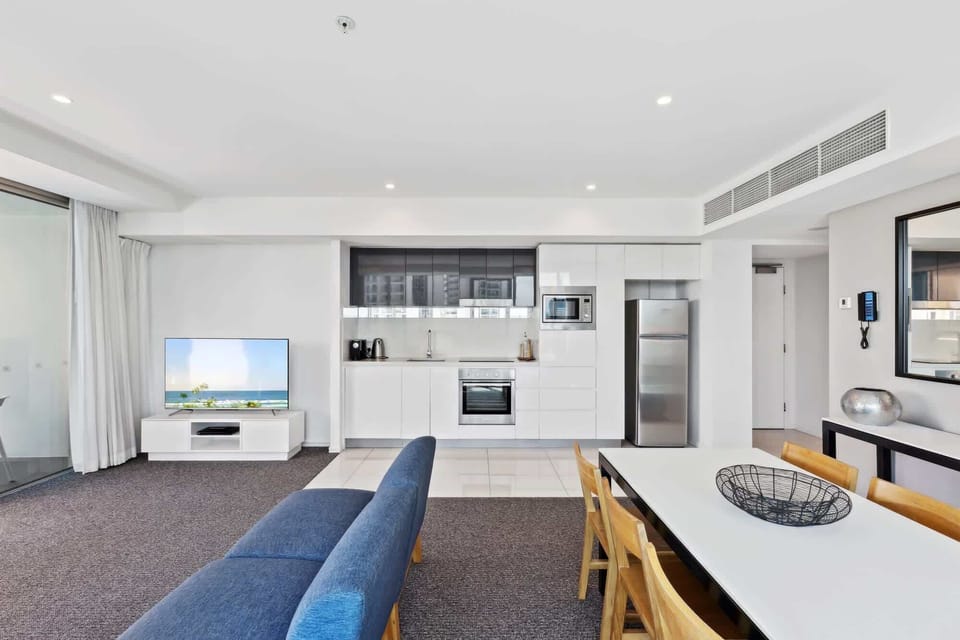 Living Area/Dining Area/Kitchen