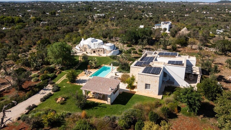 Amenities, Building Exterior, Garden, Kitchen, Main Entrance, Outdoor, Spring, Summer