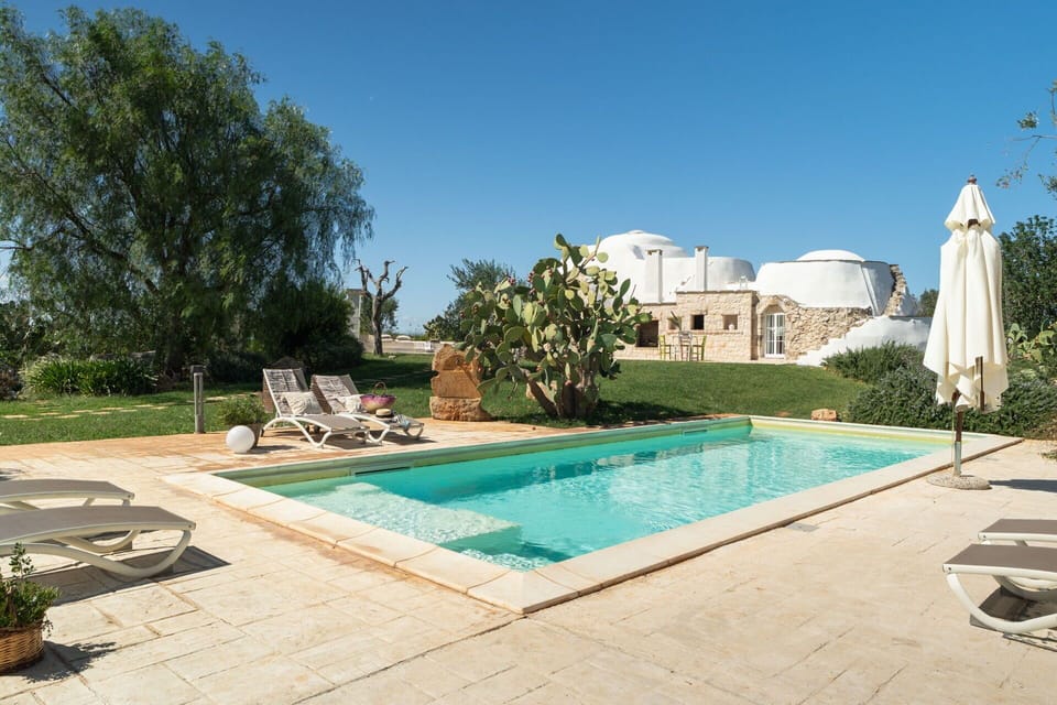 Amenities, Building Exterior, Garden, Kitchen, Main Entrance, Outdoor, Spring, Summer