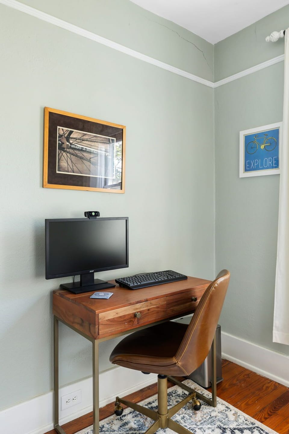 Whether you’re working or just scrolling, this desk setup has you covered. The comfy chair, fast WiFi, and natural light make it a great little nook to focus.