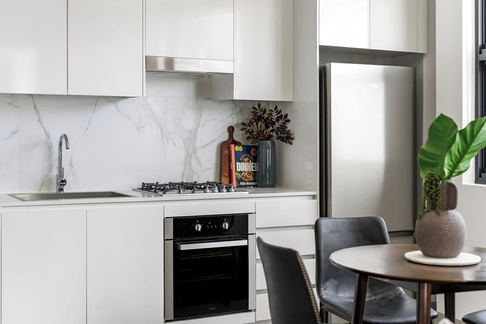 Apartment, 1 Bedroom | Private kitchen | Fridge, microwave, oven, stovetop