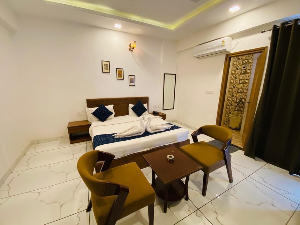 Superior Double Room | Desk, laptop workspace, free WiFi, bed sheets