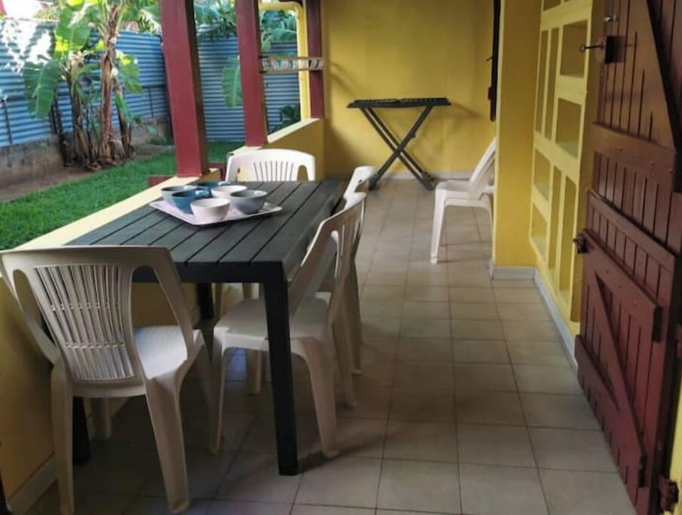 Outdoor dining