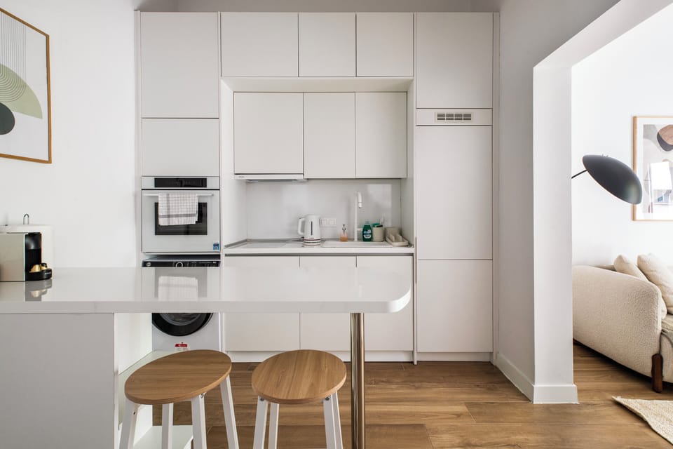 Apartment, 2 Bedrooms, Kitchen, City View | Private kitchen | Full-size fridge, microwave, oven, stovetop