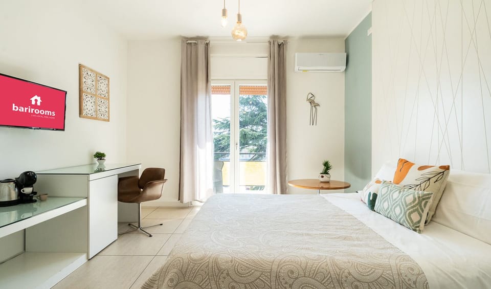 Double Room | Desk, soundproofing, iron/ironing board (on request), WiFi (free)
